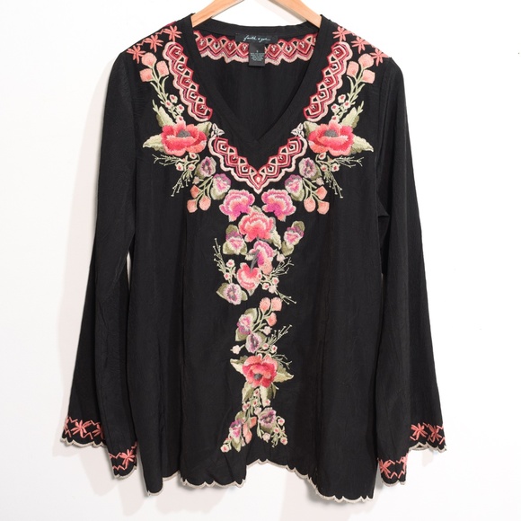 Faith and Zoe Women's Floral Embroidered V-neck Black Tunic Blouse Small - Picture 1 of 12